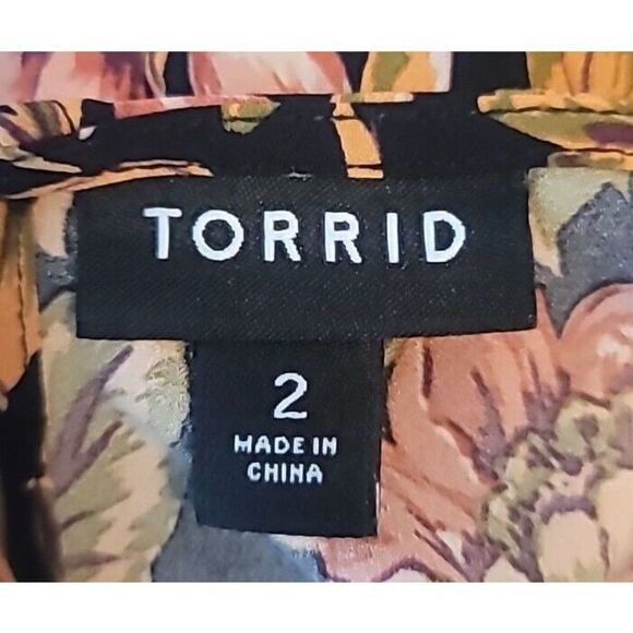 Torrid Size 2 Peplum Crepe Cage Front Women's Floral Shirt Size 2X t74 - Picture 7 of 8